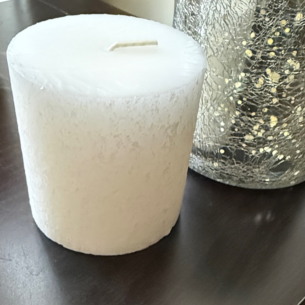 Elegant Silver Candle Holder - Picture 5 of 6
